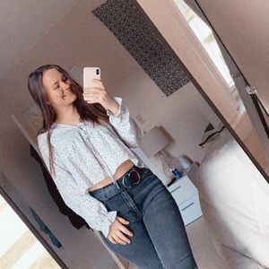 Meet your Posher, Leah